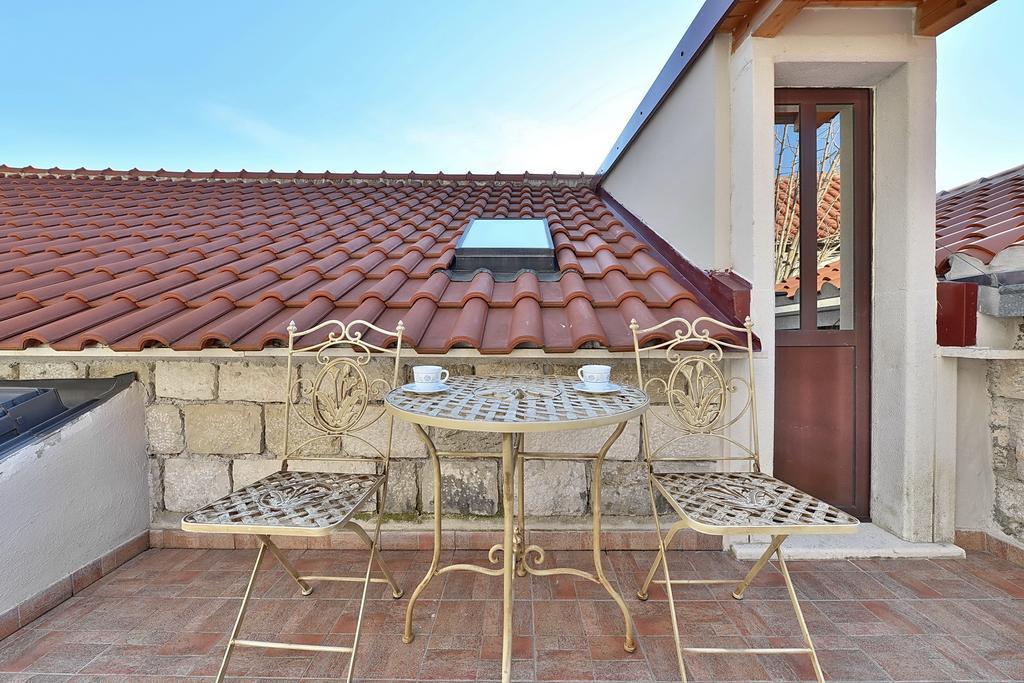 Apartments Mirabella Omiš Екстериор снимка