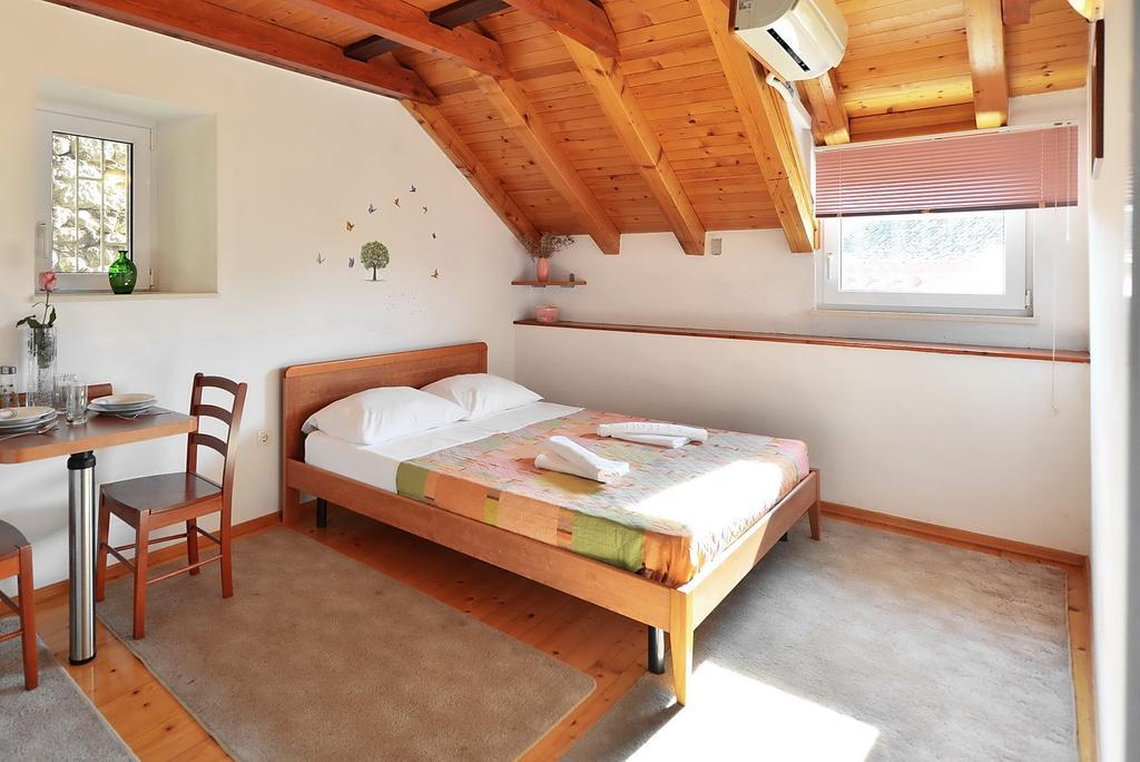 Apartments Mirabella Omiš Стая снимка