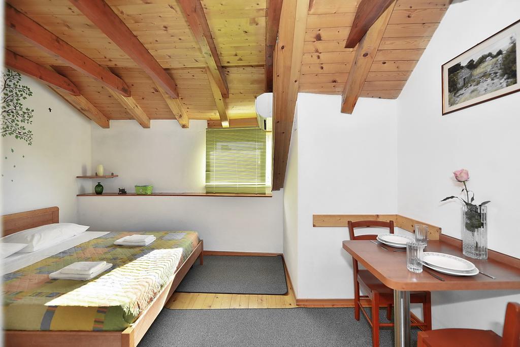 Apartments Mirabella Omiš Екстериор снимка